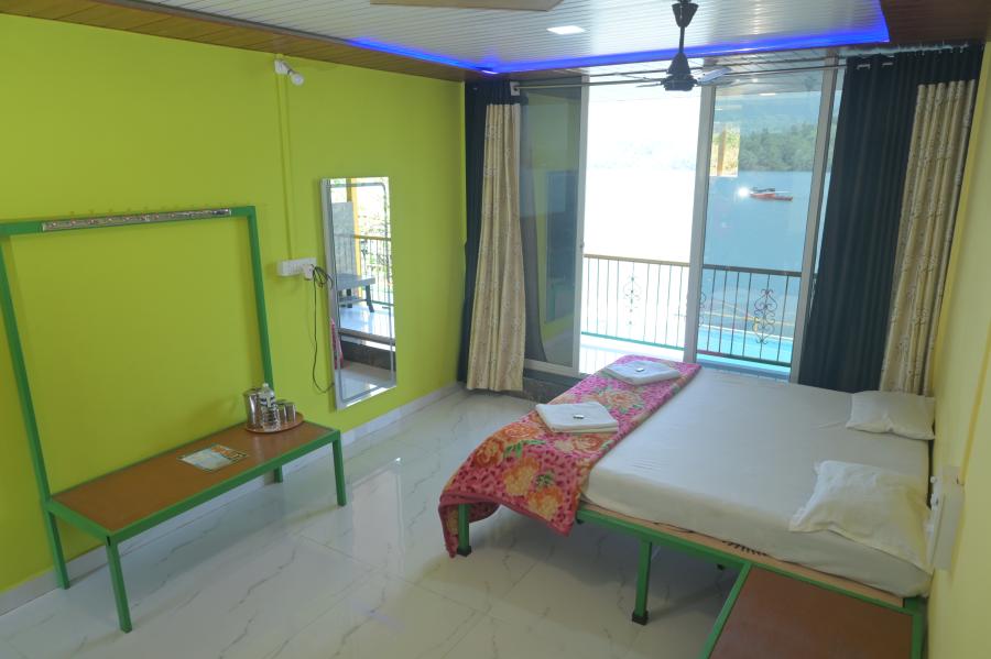 River View Couple AC Room 3